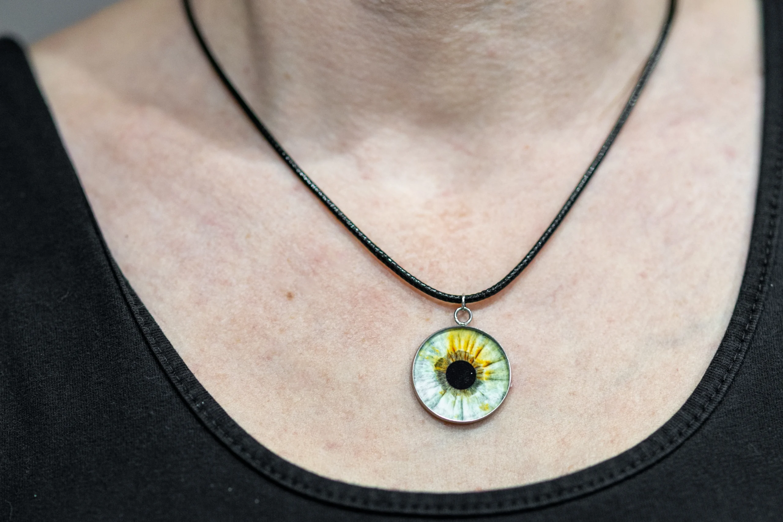 Pendentif personnalisé avec photo d'iris en acier inoxydable avec cordon